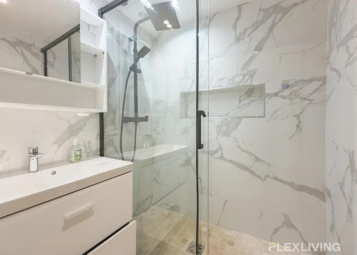 Апартаменты Charming 1-bedroom In A Cultural & Vibrant Neighborhood *